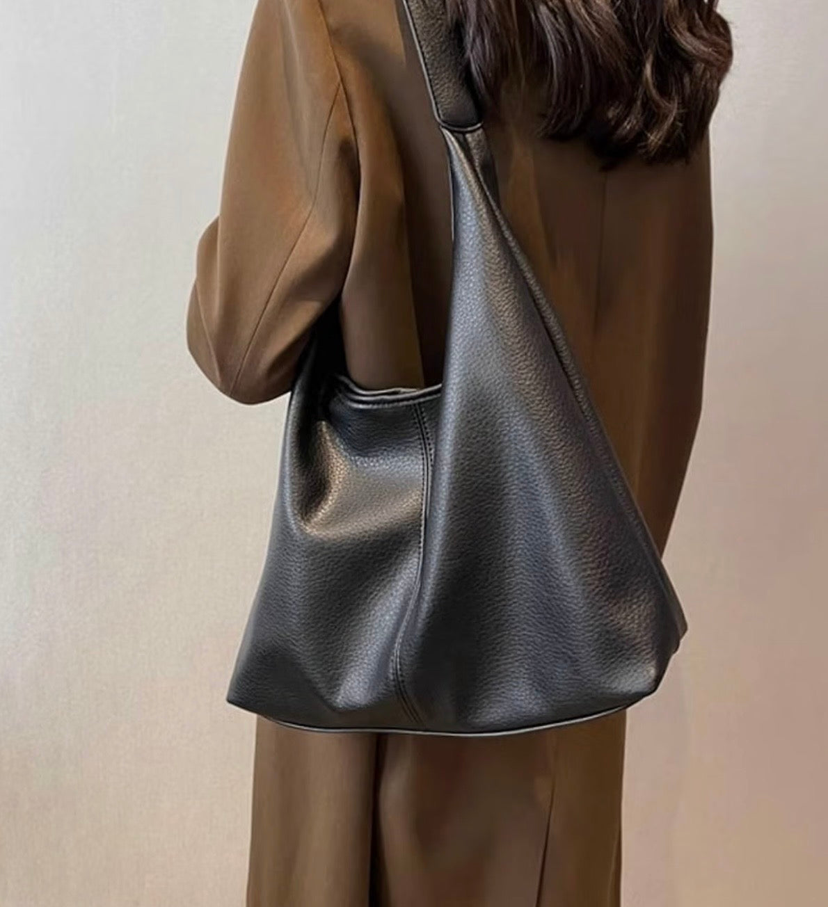 Women's slouchy retro-style hobo bags,